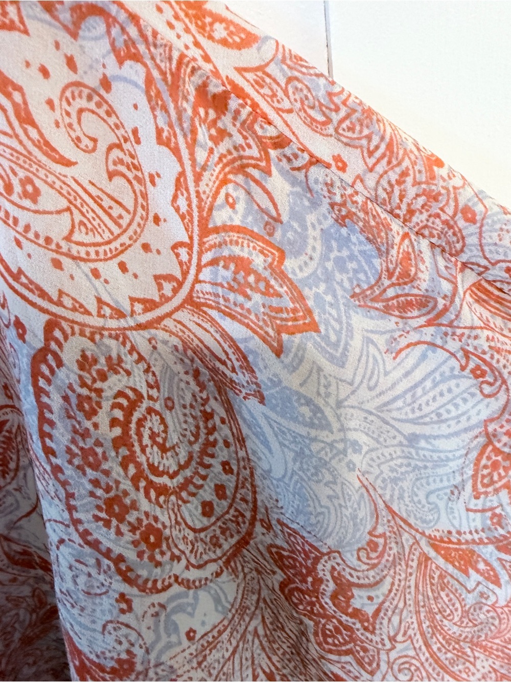 Eight Sixty Paisley Open-Front Kimono in Coral and Ivory - Picture 5 of 8